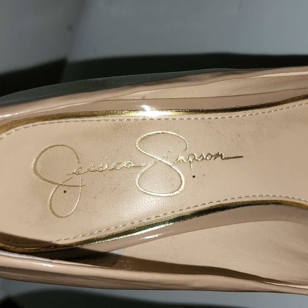 COPY - Jessica Simpson high heels bone colored peep toe shoes. EUC. Size 9 - Picture 2 of 6